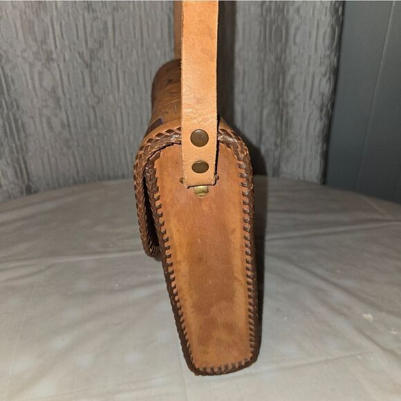 Vintage tooled leather Med. bag 9" - Picture 4 of 16